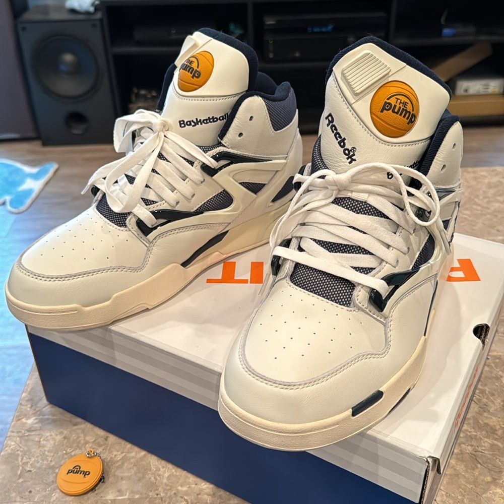 Reebok Pump Omni Zone II Chalk Size 10. GY5301